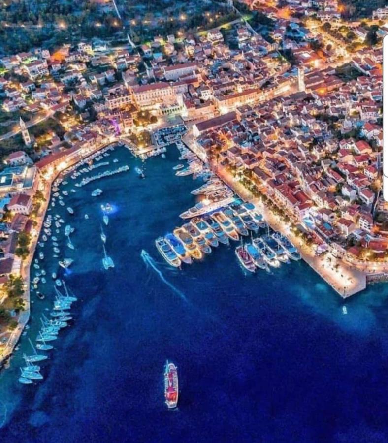 Apartments Luci Hvar Town Eksteriør bilde