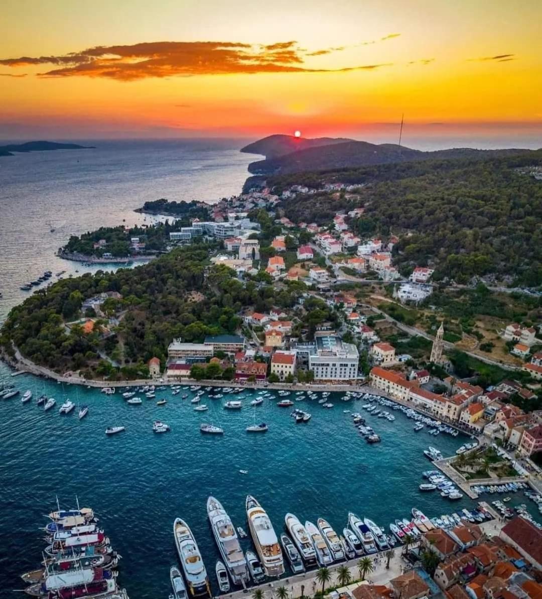 Apartments Luci Hvar Town Rom bilde